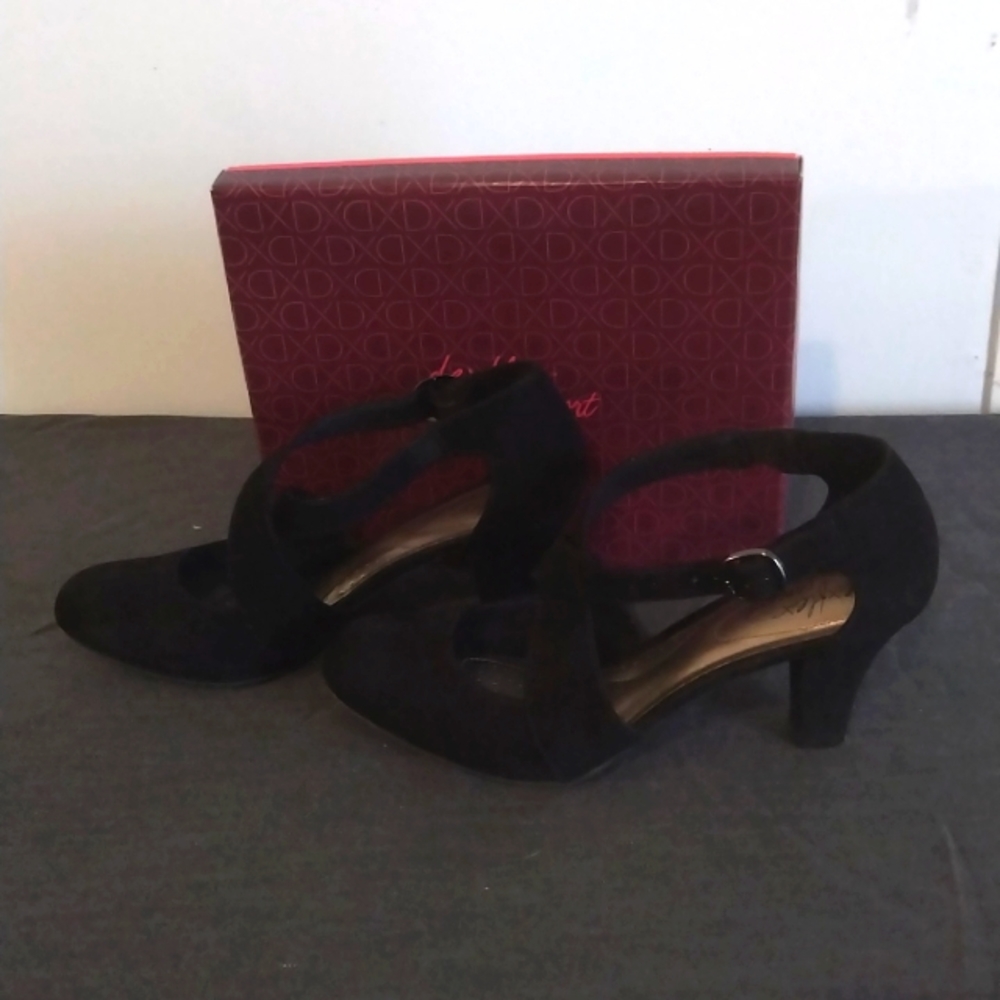 Strappy size 8 Dexflex comfort black heels